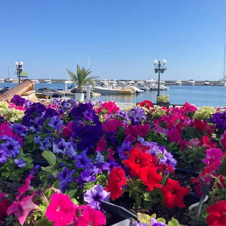 شقة Dolce Blue Boho, Premium With Seaview *